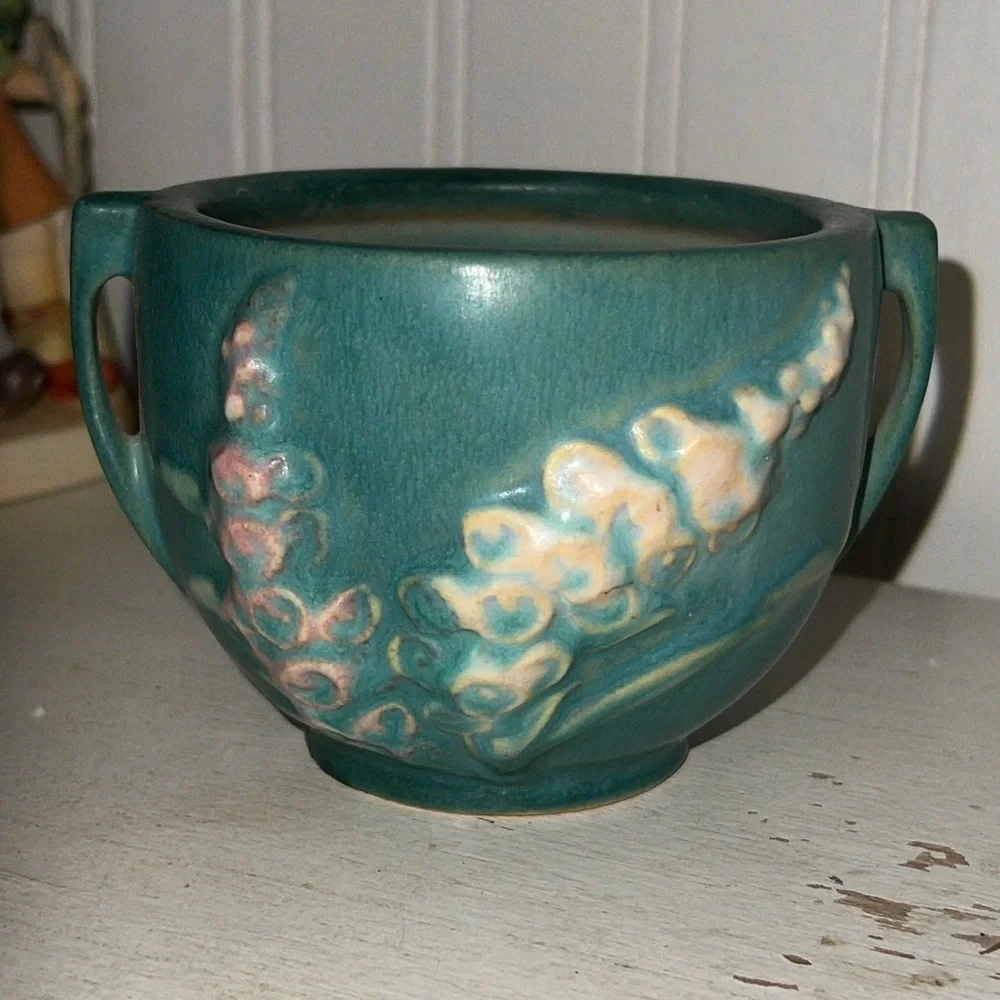 1940s Roseville Foxglove 659-3 vase jardinière